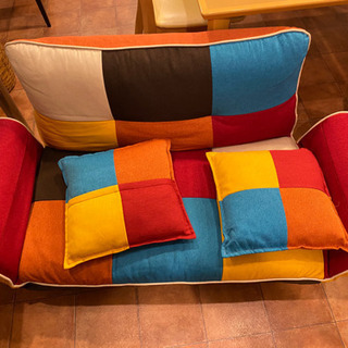 写真のソファを3000円でお譲りします。の画像