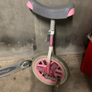 一輪車とキックボード