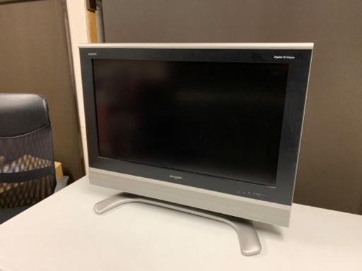 【中古】シャープ　AQuos デジタルハイビジョン32型