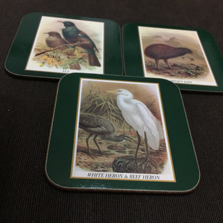 コースター。鳥のデザイン。新品です。鳥好きの方に最適。の画像