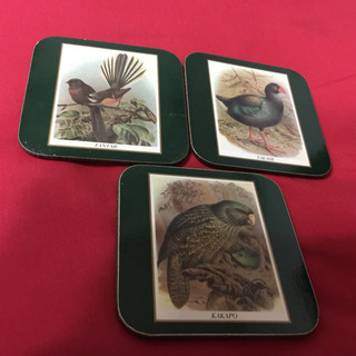 コースター。鳥のデザイン。新品です。鳥好きの方に最適。の画像