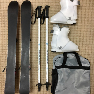 【スキー板・ブーツ・ストック】子供用（ビンディング・ブーツケース付き）の画像