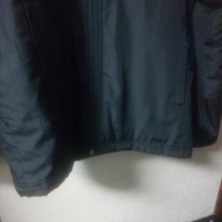 new balanceのジャンパーの画像