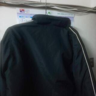 new balanceのジャンパーの画像