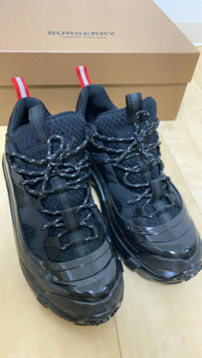 バーバリースニーカー