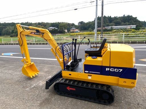 コマツ　PC07-1　ミニ油圧ショベル　2ｔクラス　ユンボ　シート新品　建設機械