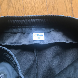 フィラのスポーツ用防寒ロングパンツの画像