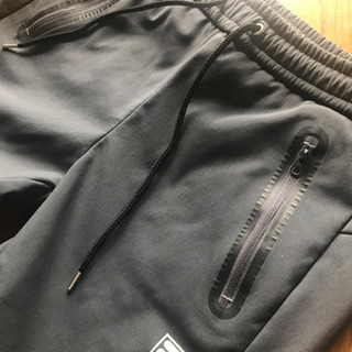 フィラのスポーツ用防寒ロングパンツの画像