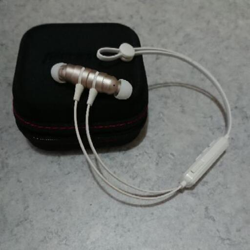 【美品】Bluetoothイヤホン