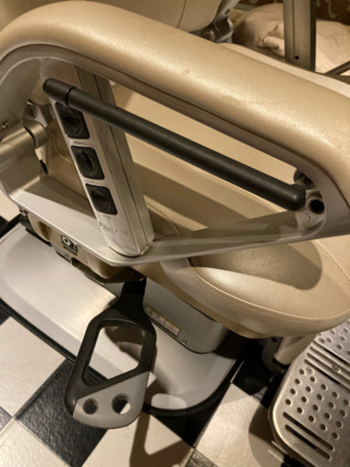 タカラベルモント製　理容椅子