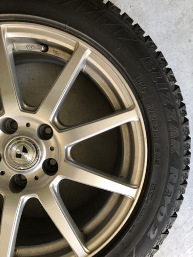 スタッドレスタイヤ(ホイール付き)