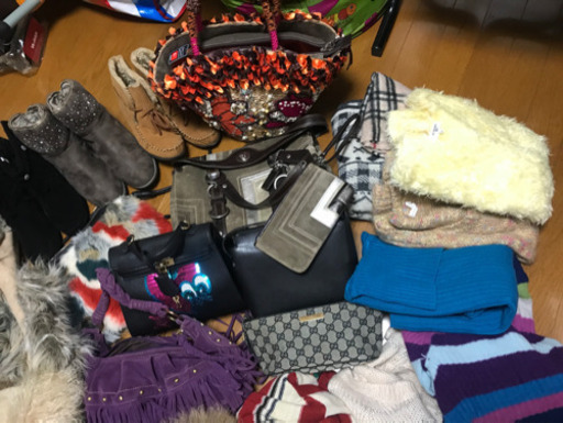 レディース服靴鞄などブランド含めて全部