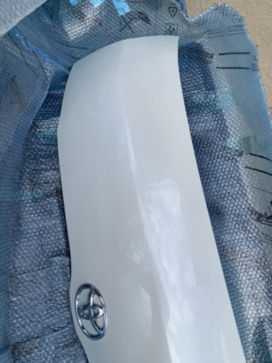 ハイエース200系　4型　ボンネット