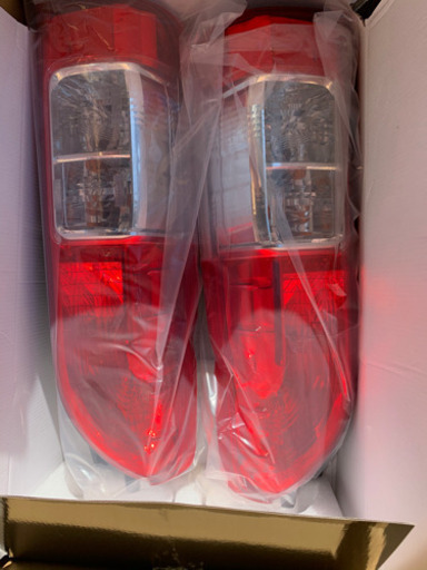 ハイエース4型　テールランプ