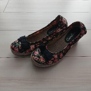 花柄パンプスの画像