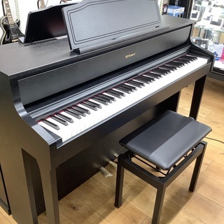 電子ピアノ ROLAND HP605-GP のご紹介です。