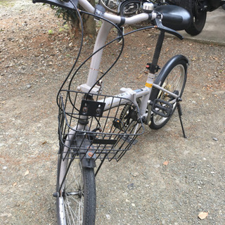 折り畳み自転車の画像