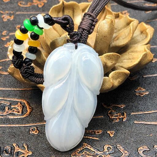 ネックレス 葉っぱ 本翡翠 氷ヒスイ 仕事運UP 誕生日プレゼント 本物保証