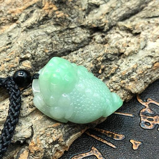 本翡翠　ペンダント  ネックレス 金蟾 ミャンマー産　ヒスイ A貨　鮮緑　陽緑　誕生日プレゼント 縁起物 金運　鑑別書付 2022072303