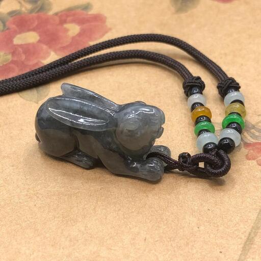 ネックレス 兎 氷ヒスイ 本翡翠 黒色 誕生日プレゼント 縁起物 卯年 鑑別書有 2022072503