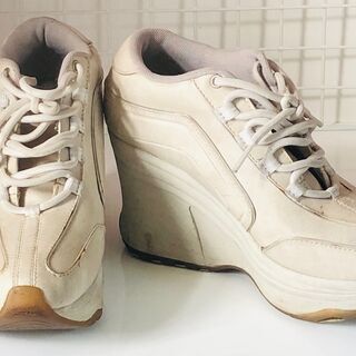 スケッチャーズ インヒールスニーカーSKECHERS 24.5センチ