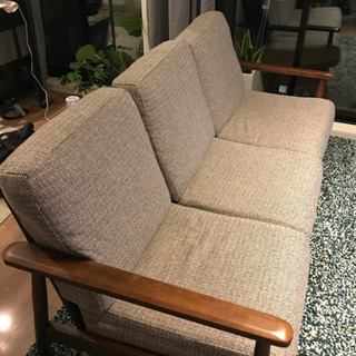 ニトリ　3人用布張りソファ