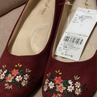 【お取引き決定】新品✴︎mare mare 花柄刺繍　フェイクスエードパンプス✴︎M バーガンディの画像