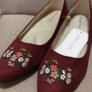 【お取引き決定】新品✴︎mare mare 花柄刺繍　フェイクスエードパンプス✴︎M バーガンディの画像