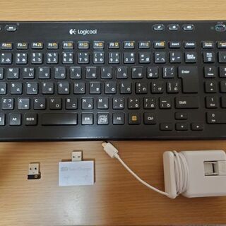【美品】ワイヤレスキーボード/充電器/コネクタの画像