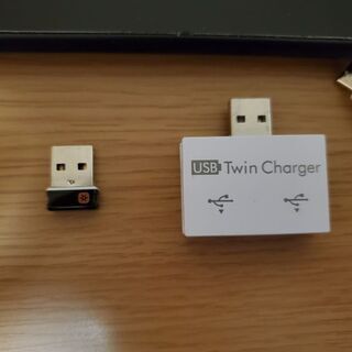 【美品】ワイヤレスキーボード/充電器/コネクタの画像