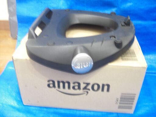 終了しました　スズキGSR400用GIVIリアキャリア