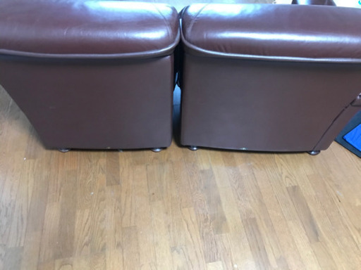 値下げ‼️ソファー　４人掛け　革？