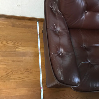 値下げ‼️ソファー　４人掛け　革？の画像