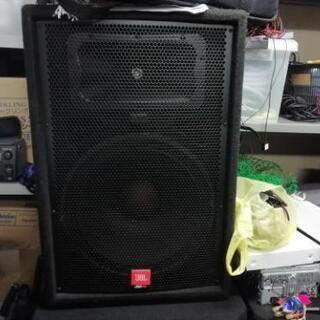 JBLスピーカー4台プラススーパーウーファー2台の画像