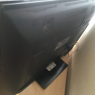 【商談終了】11年製パナソニック42型テレビ＋ニトリテレビ台（純正リモコン、テレビ接続ケーブル、分波器付き）の画像