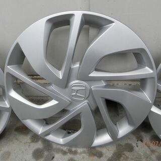 ホンダホイールキャップ１５インチ4枚の画像