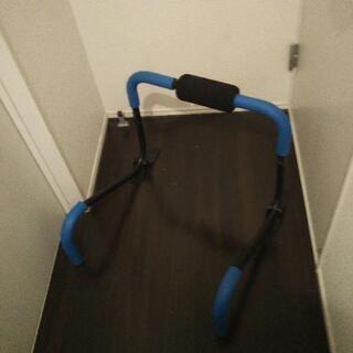 腹筋トレーニングマシン
