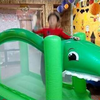 エアートランポリン　恐竜　【故障個所あり】
