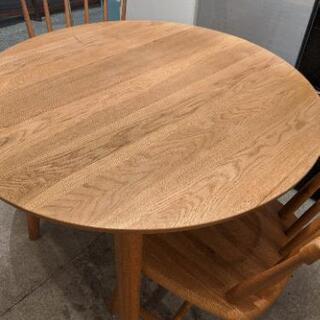 新品　未開封　無垢材（オーク材）ラウンドダイニングテーブル 天然木オークの無垢材を使用、丸みを帯びた優しいデザインの最高級