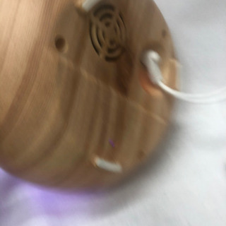 木目調のオシャレなライト付ミスト加湿器をお安くお譲りいたします。の画像