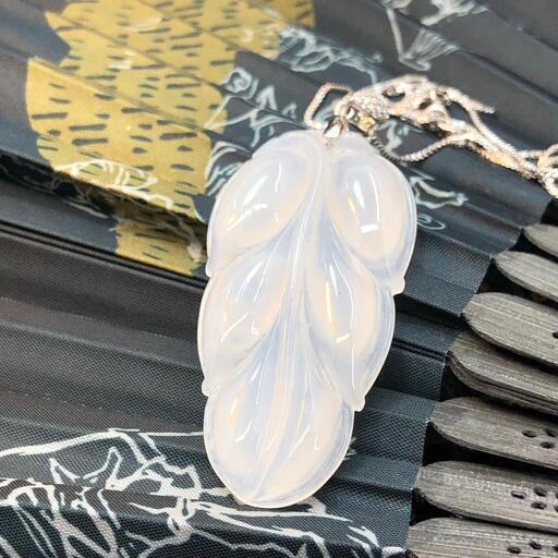 福袋 ネックレス 葉っぱ 本翡翠 氷ヒスイ 透明色 光沢感 誕生日プレゼント 本物保証2