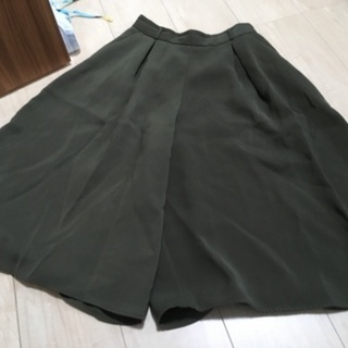 クロップドパンツ