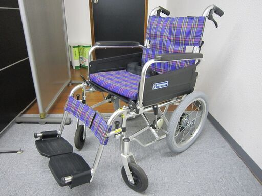 【中古】　車イス　カワムラ製　（紫）介助式　タイヤ、チューブ左右新品交換済み