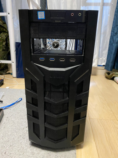 Sharkoon RGB LEDファン搭載ゲーミングPCケース 強化ガラスサイドパネル SHA-DG7000-G