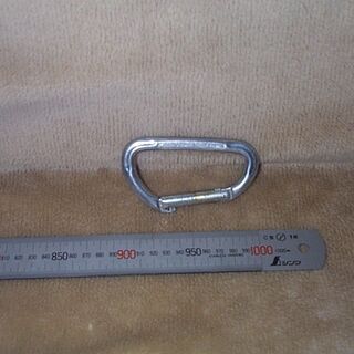カラビナ　　ボナティ　　登山用品　