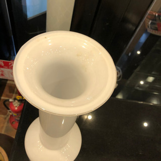 ガラス製の花瓶の画像