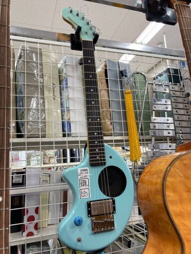 ジャンク品 フェルナンデス アンプ内蔵ギターZO-3