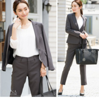 レディース　パンツスーツ　7号の画像