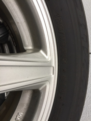セレナノア スタッドレスタイヤ 185/65R15