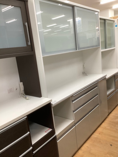 【取りに来れる方限定】松田家具のスライド扉レンジボード！